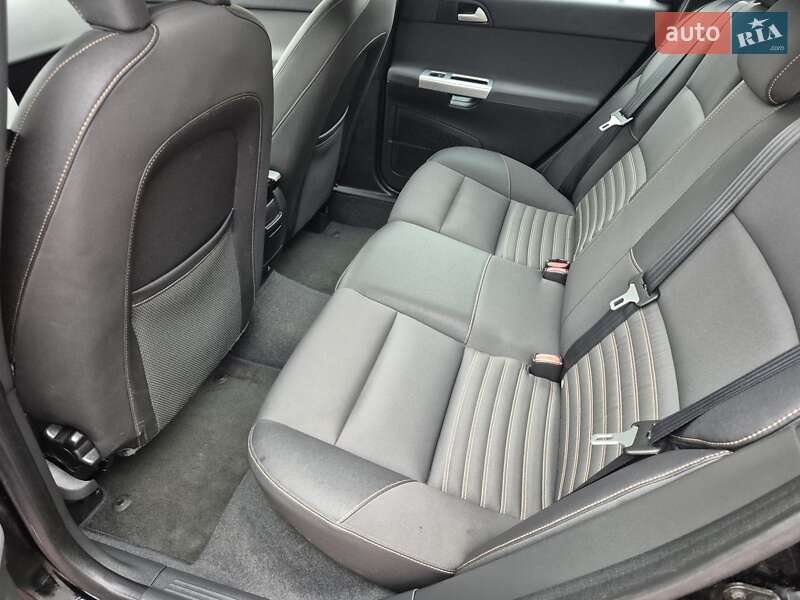 Универсал Volvo V50 2012 в Ровно фото 17 Универсал Volvo V50 2012 в Ровно