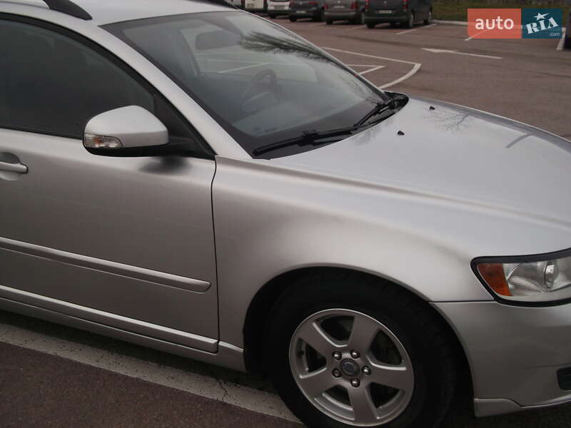 Універсал Volvo V50 2010 в Житомирі