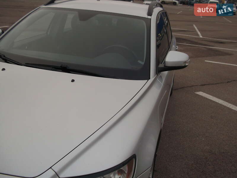 Універсал Volvo V50 2010 в Житомирі