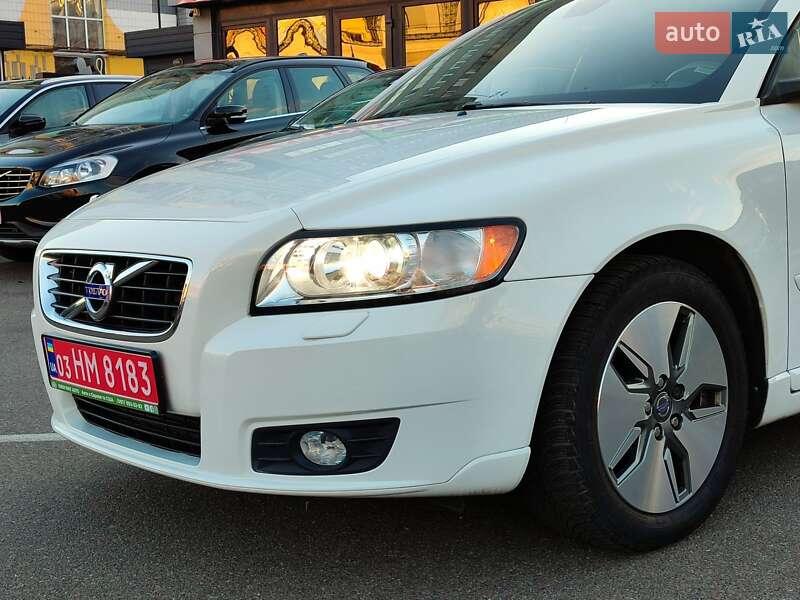 Универсал Volvo V50 2012 в Киеве