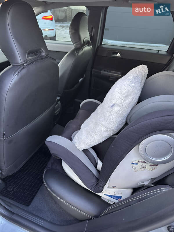 Универсал Volvo V50 2011 в Остроге