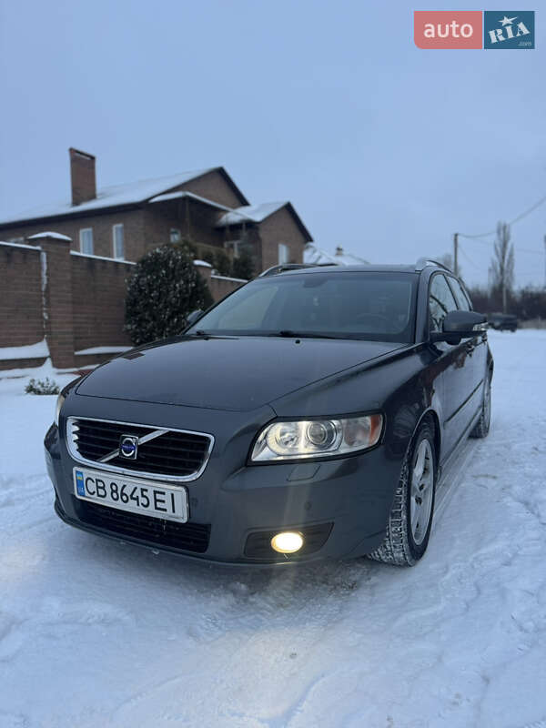 Универсал Volvo V50 2010 в Чернигове
