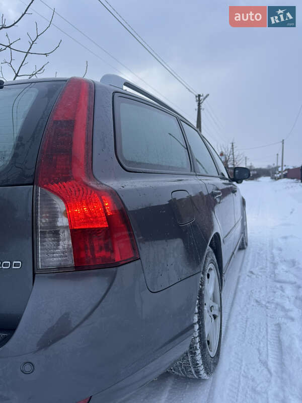 Универсал Volvo V50 2010 в Чернигове