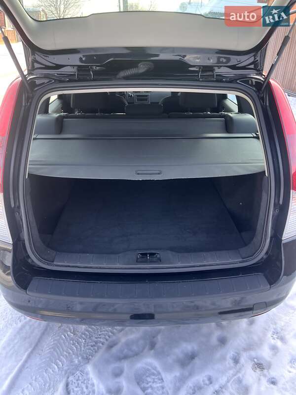 Универсал Volvo V50 2011 в Нежине