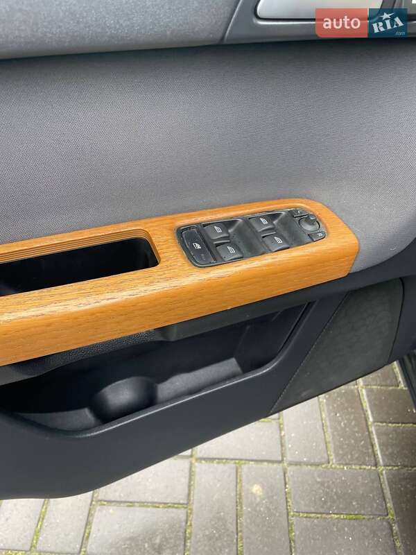 Универсал Volvo V50 2010 в Костополе