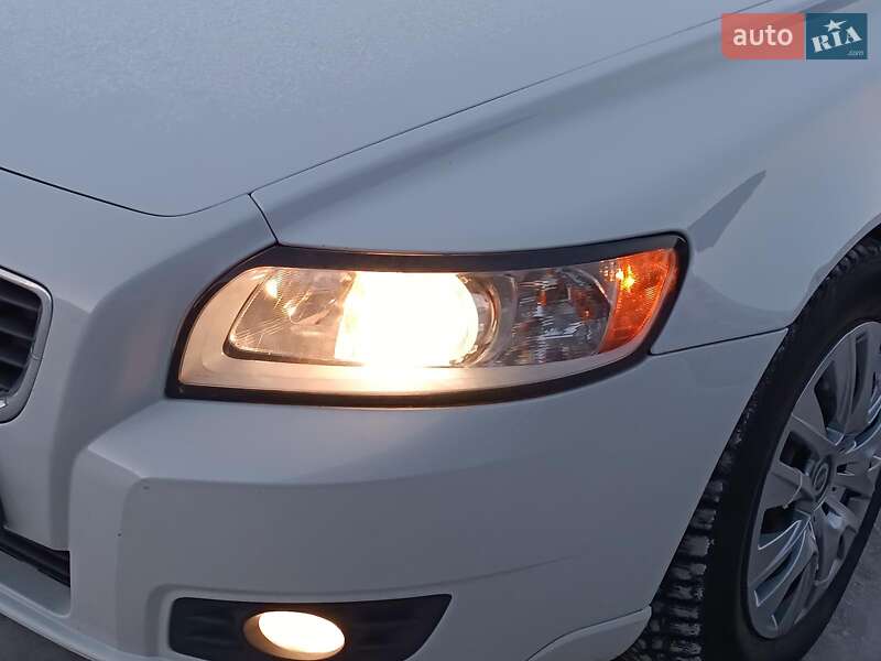 Универсал Volvo V50 2009 в Львове