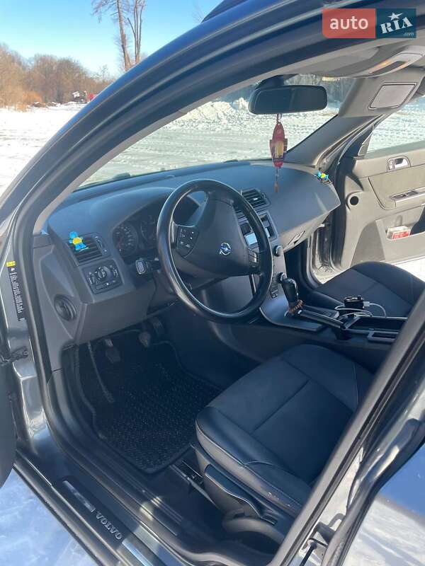 Универсал Volvo V50 2009 в Выгоде