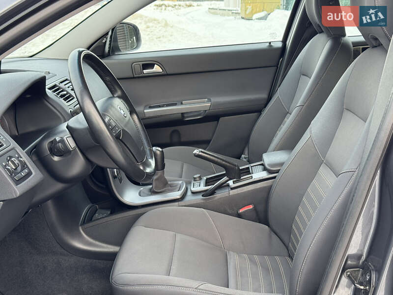 Универсал Volvo V50 2011 в Стрые фото 42 Универсал Volvo V50 2011 в Стрые