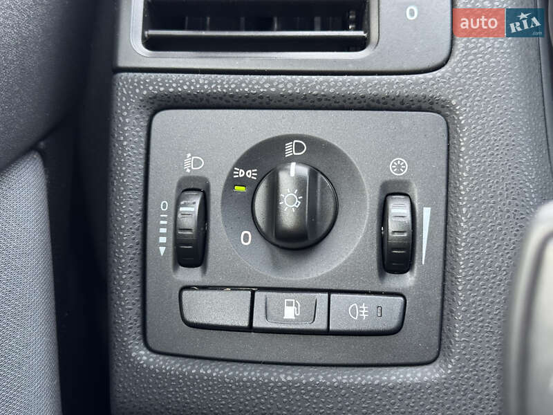 Универсал Volvo V50 2011 в Стрые фото 48 Универсал Volvo V50 2011 в Стрые