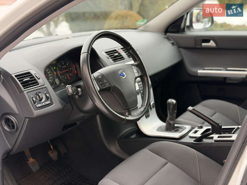 Универсал Volvo V50 2011 в Стрые фото 32 Универсал Volvo V50 2011 в Стрые