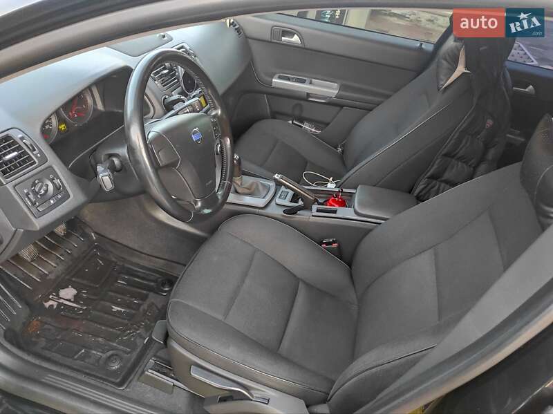 Универсал Volvo V50 2010 в Городке