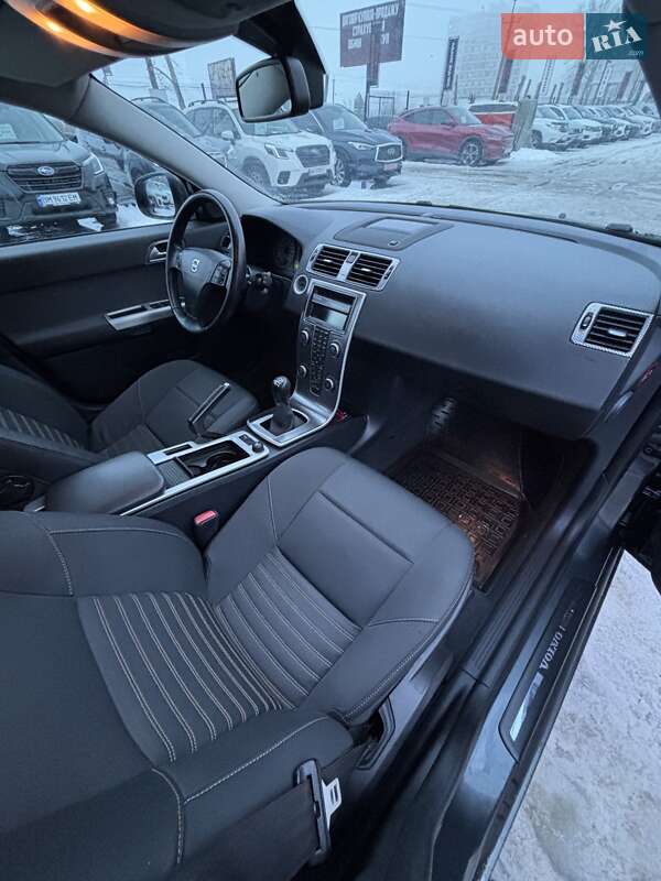 Универсал Volvo V50 2012 в Белогородке