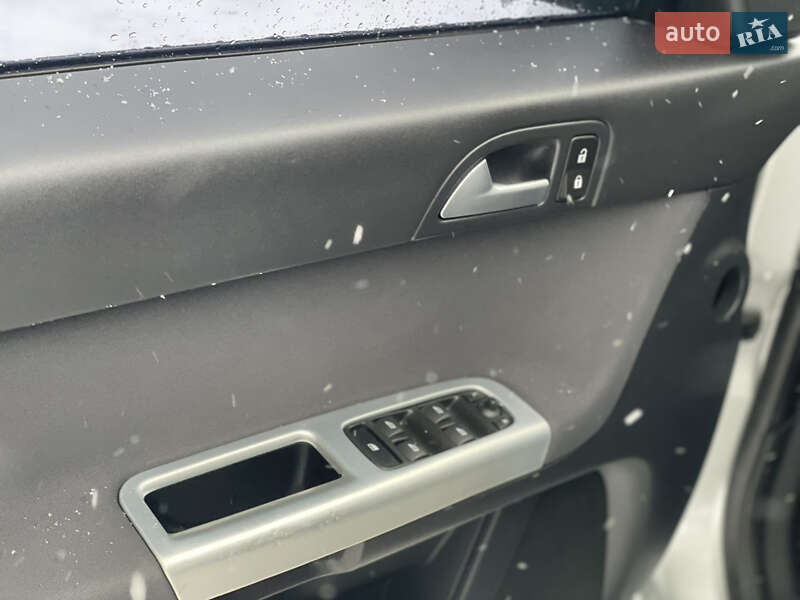 Универсал Volvo V50 2010 в Львове