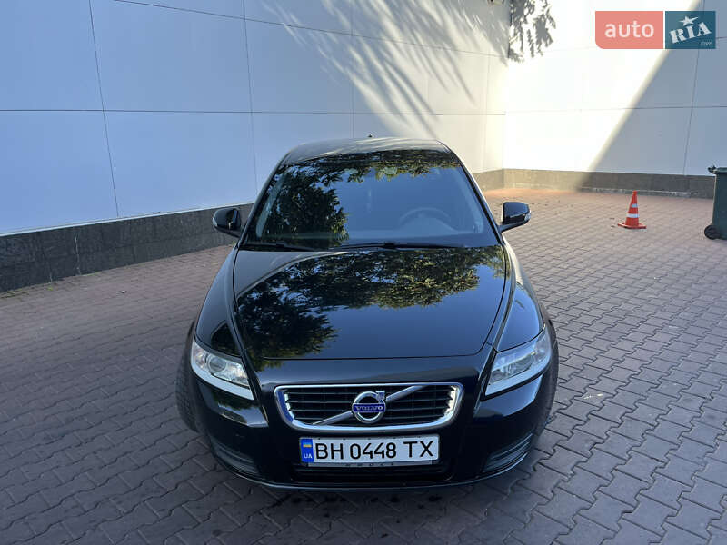 Універсал Volvo V50 2011 в Жовтих Водах