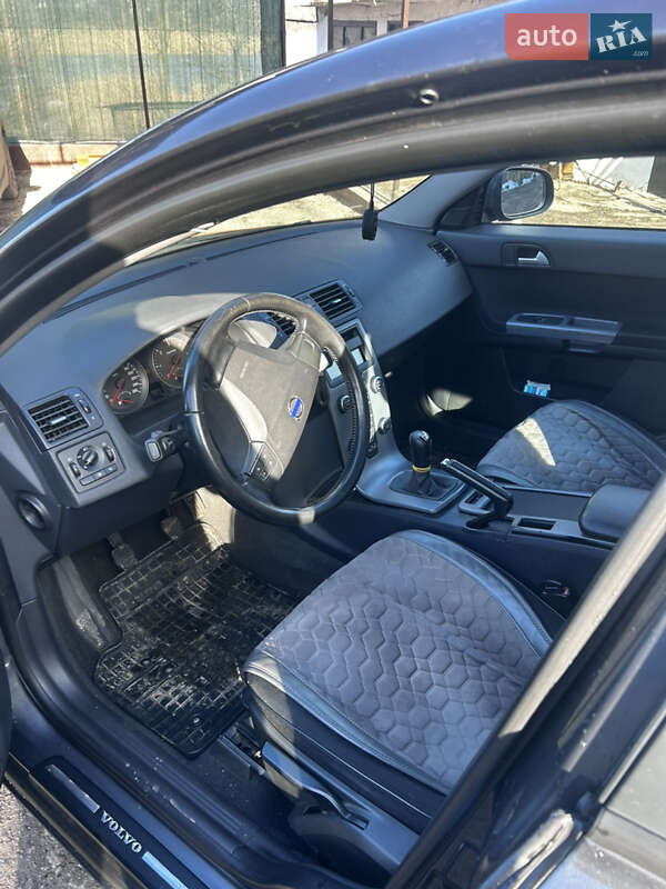 Универсал Volvo V50 2010 в Первомайске