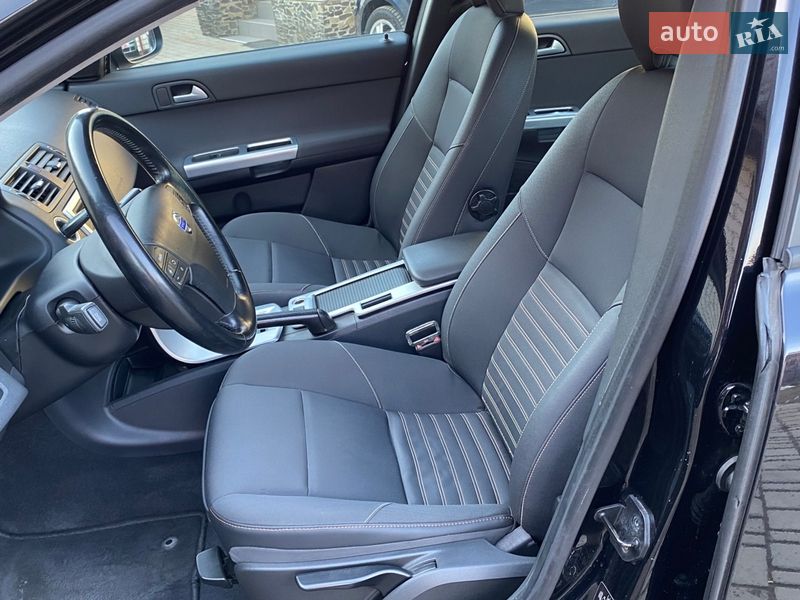 Универсал Volvo V50 2010 в Луцке