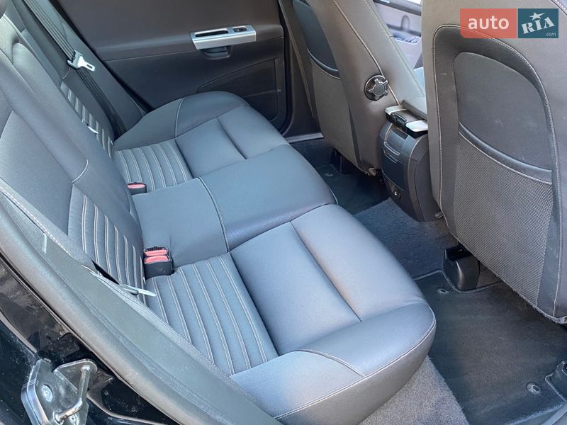 Универсал Volvo V50 2010 в Луцке