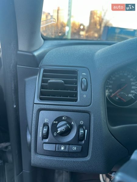 Универсал Volvo V50 2011 в Киеве