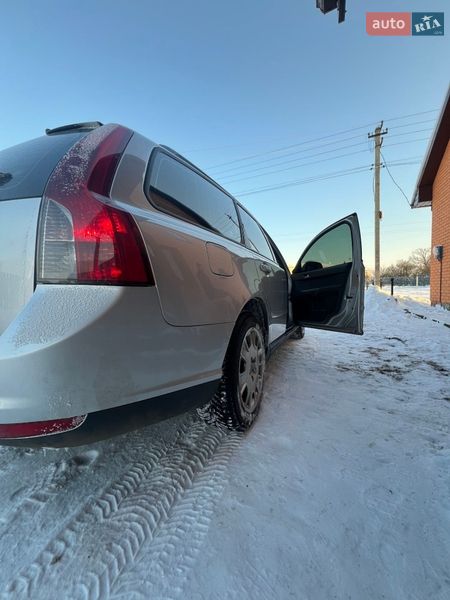 Универсал Volvo V50 2010 в Любешове