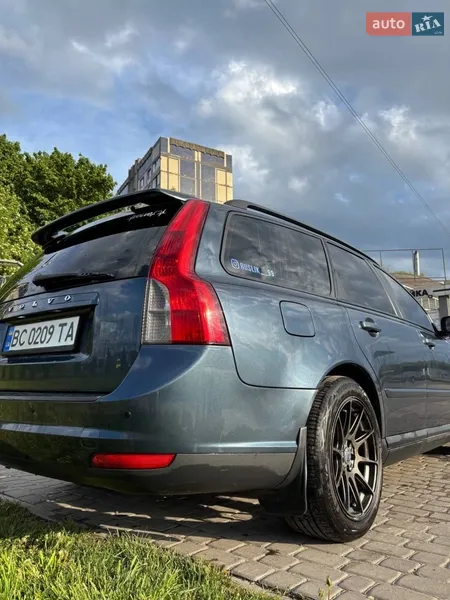 Volvo V50