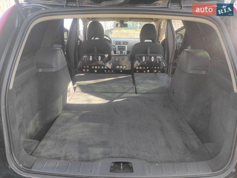 Универсал Volvo V50 2010 в Полтаве