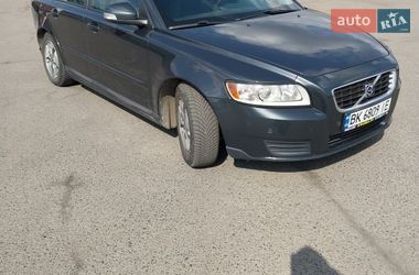 Универсал Volvo V50 2010 в Сарнах