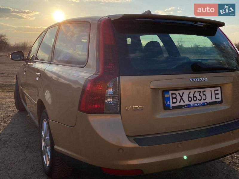 Универсал Volvo V50 2008 в Остроге
