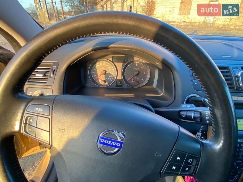 Универсал Volvo V50 2008 в Остроге