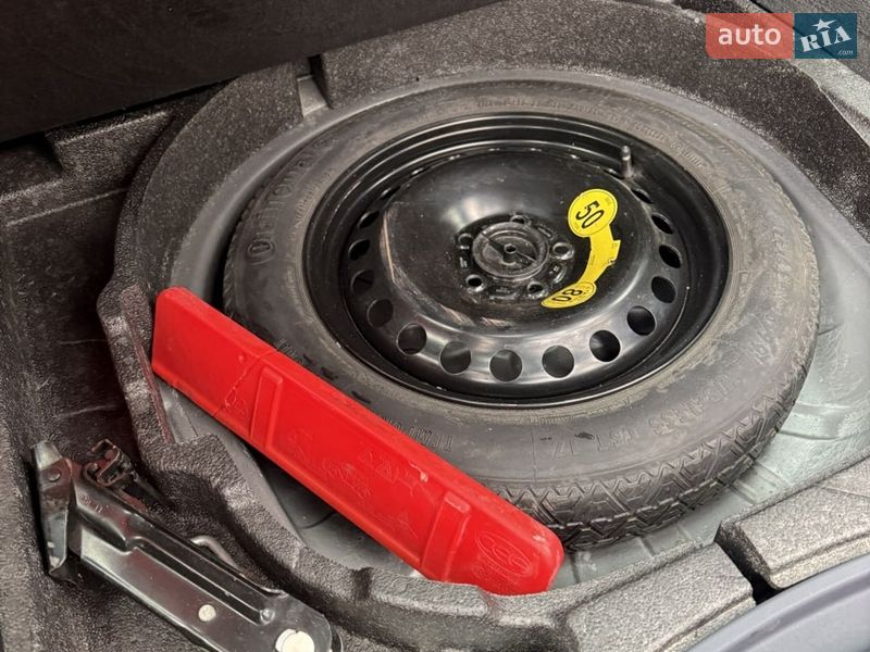 Универсал Volvo V50 2012 в Сумах