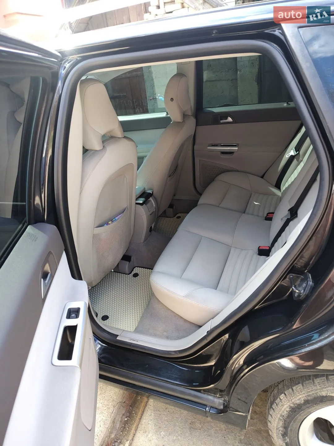 2011 Volvo V50 - мініатюра 6