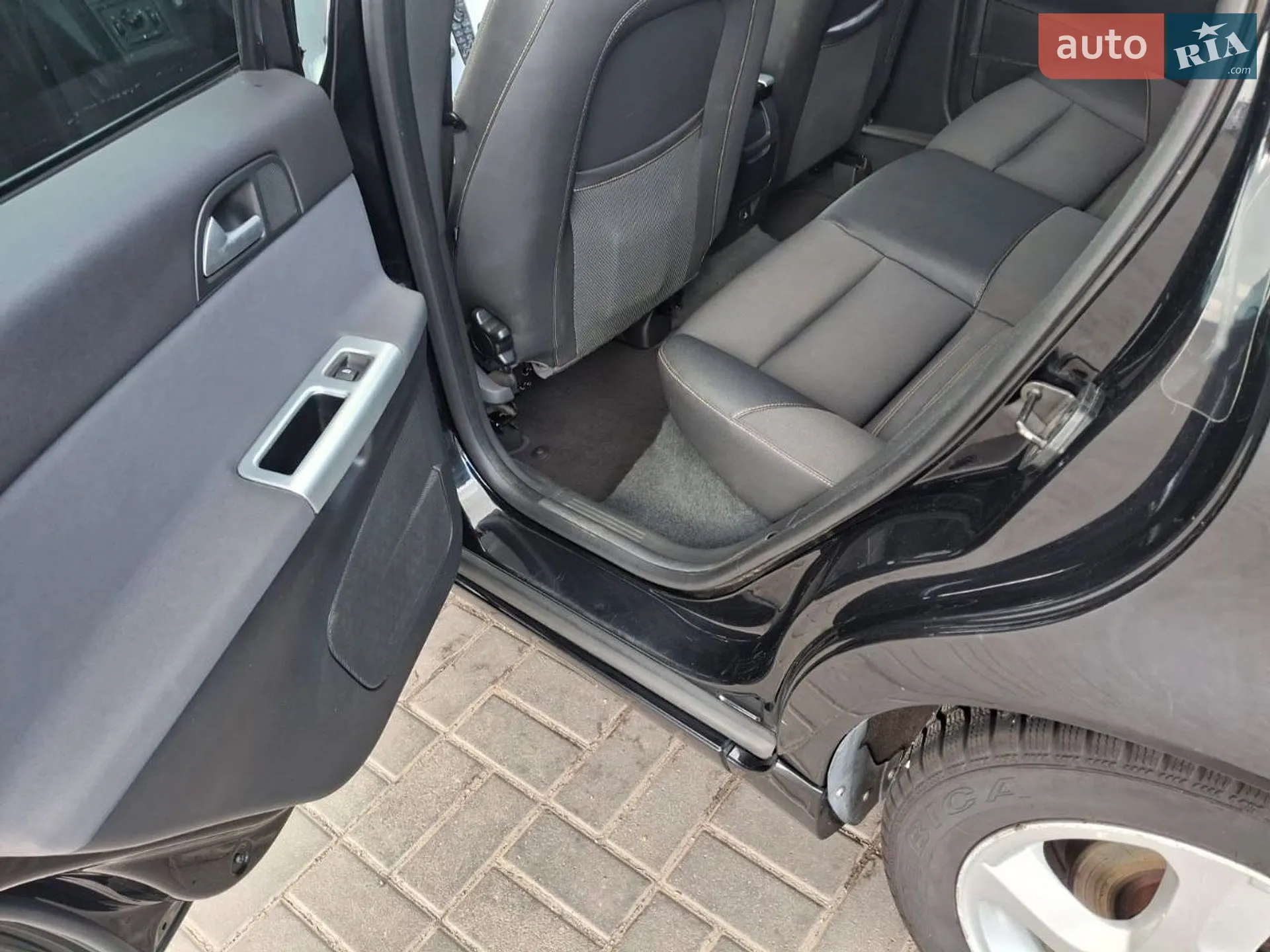 2011 Volvo V50 - мініатюра 3