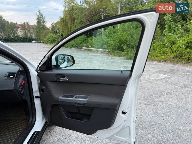 Универсал Volvo V50 2009 в Звягеле