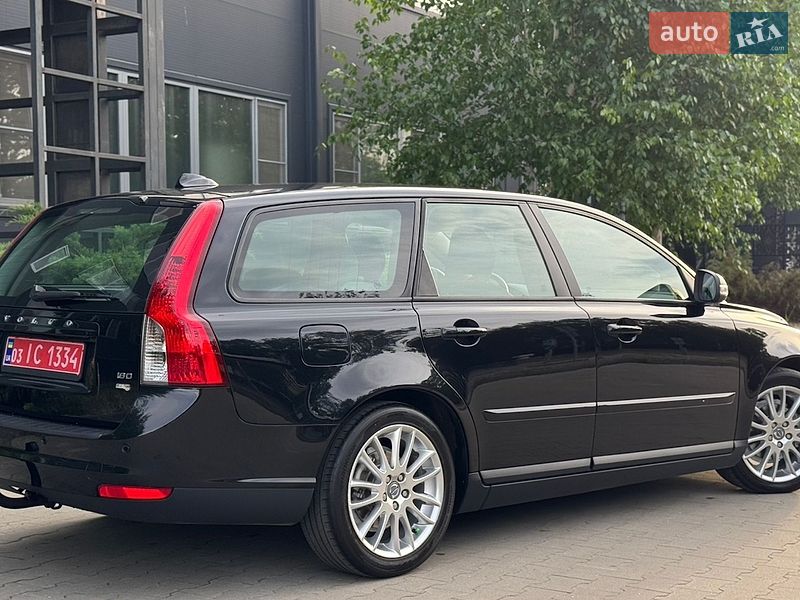 Універсал Volvo V50 2010 в Білій Церкві