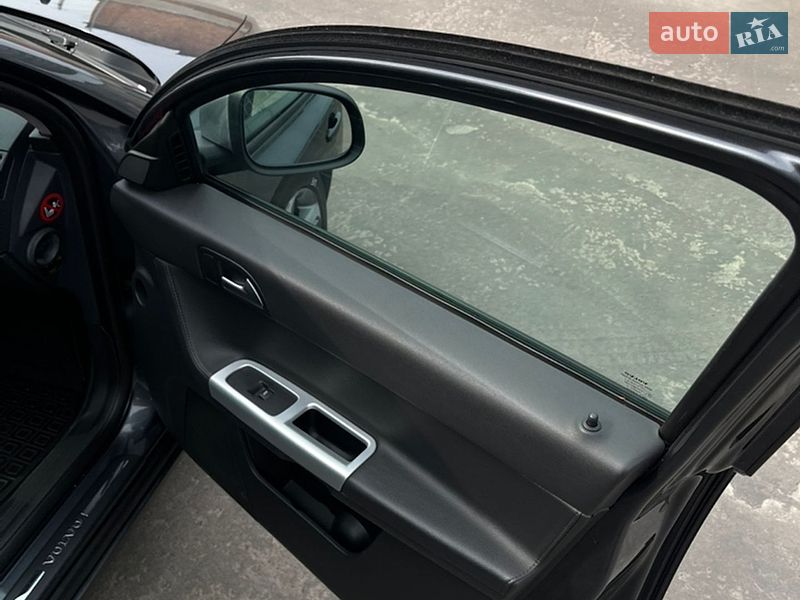 Универсал Volvo V50 2012 в Чернигове