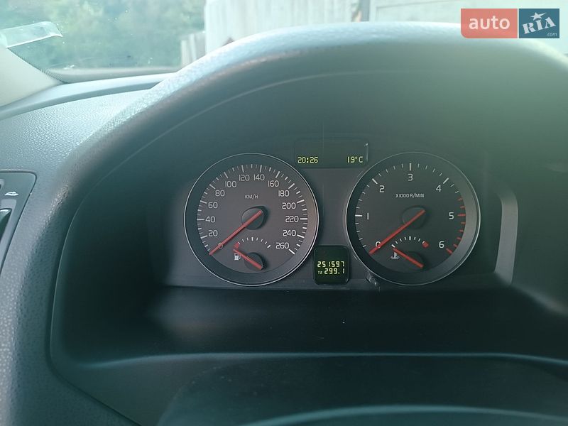 Универсал Volvo V50 2008 в Ромнах