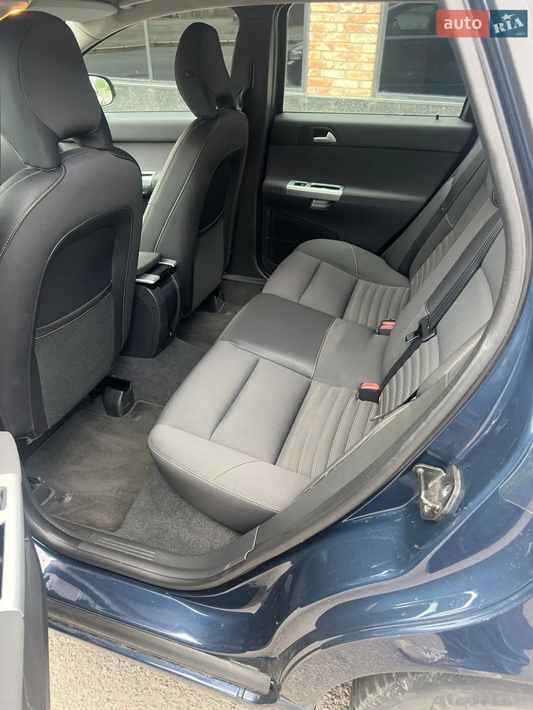 2011 Volvo V50 - мініатюра 12