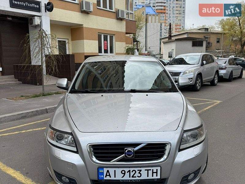 Универсал Volvo V50 2012 в Киеве