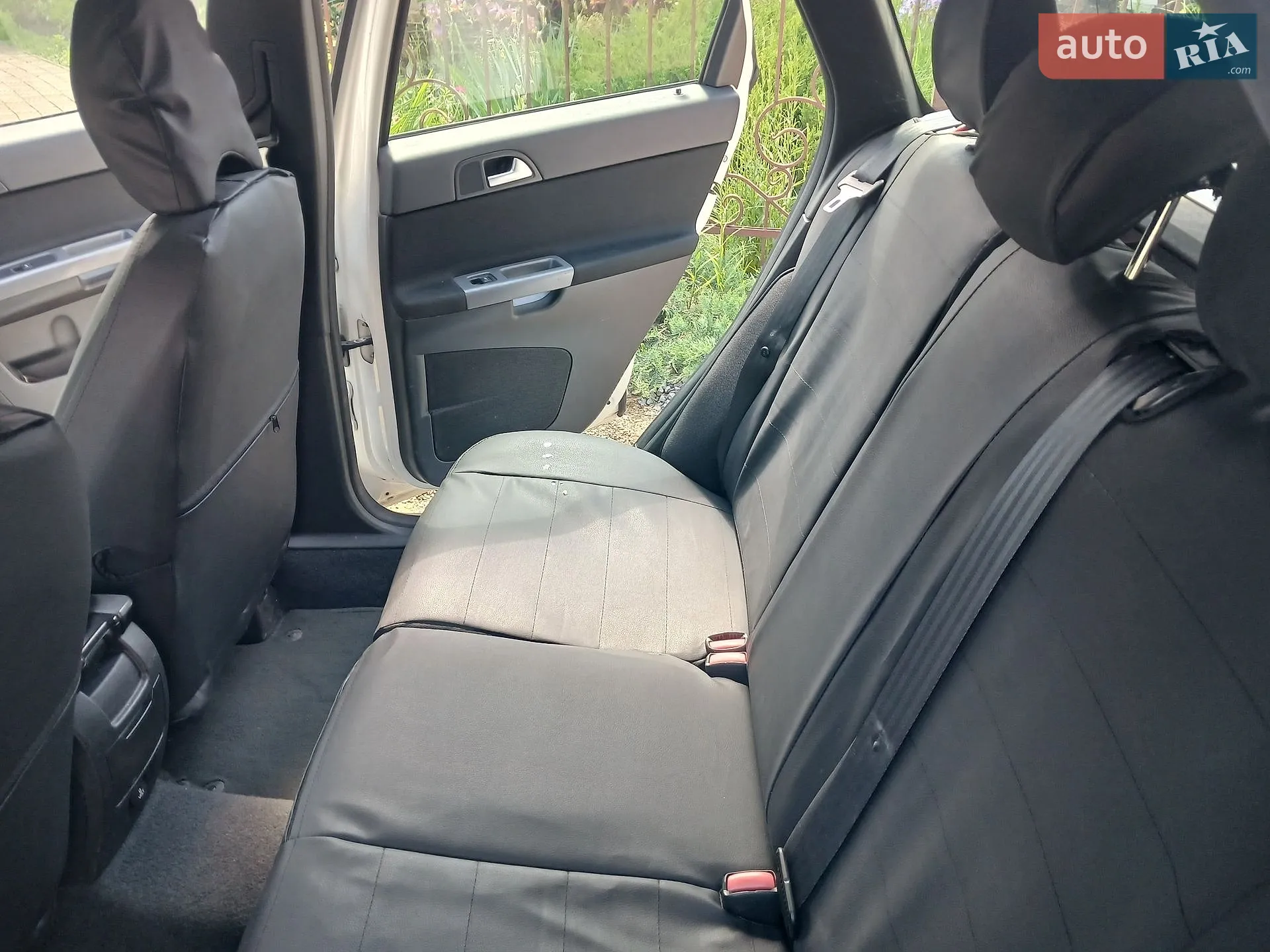 2011 Volvo V50 - мініатюра 10