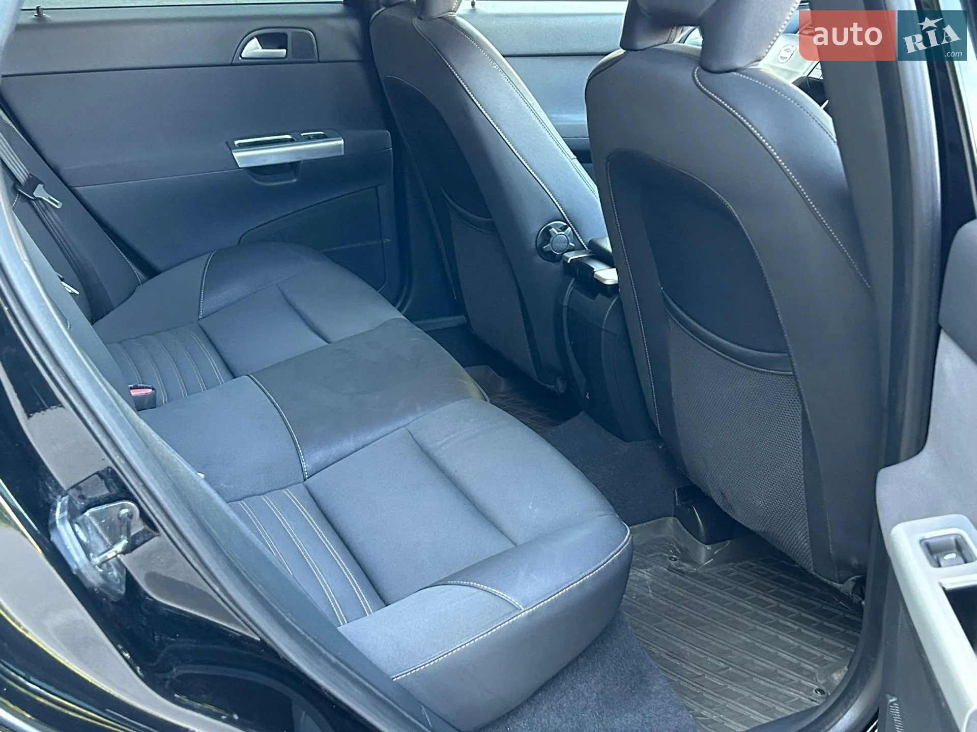 2010 Volvo V50 - мініатюра 15
