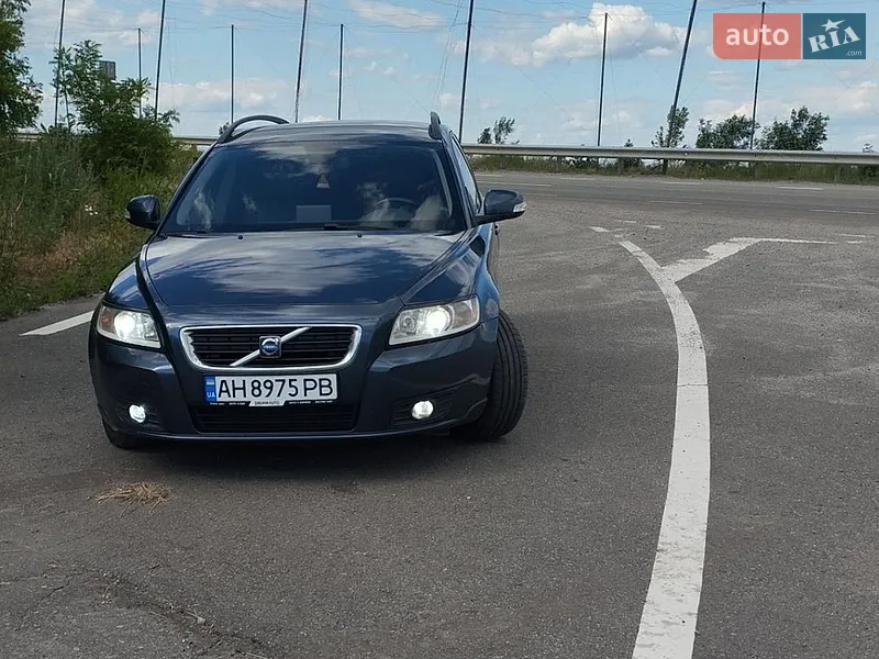 Volvo V50