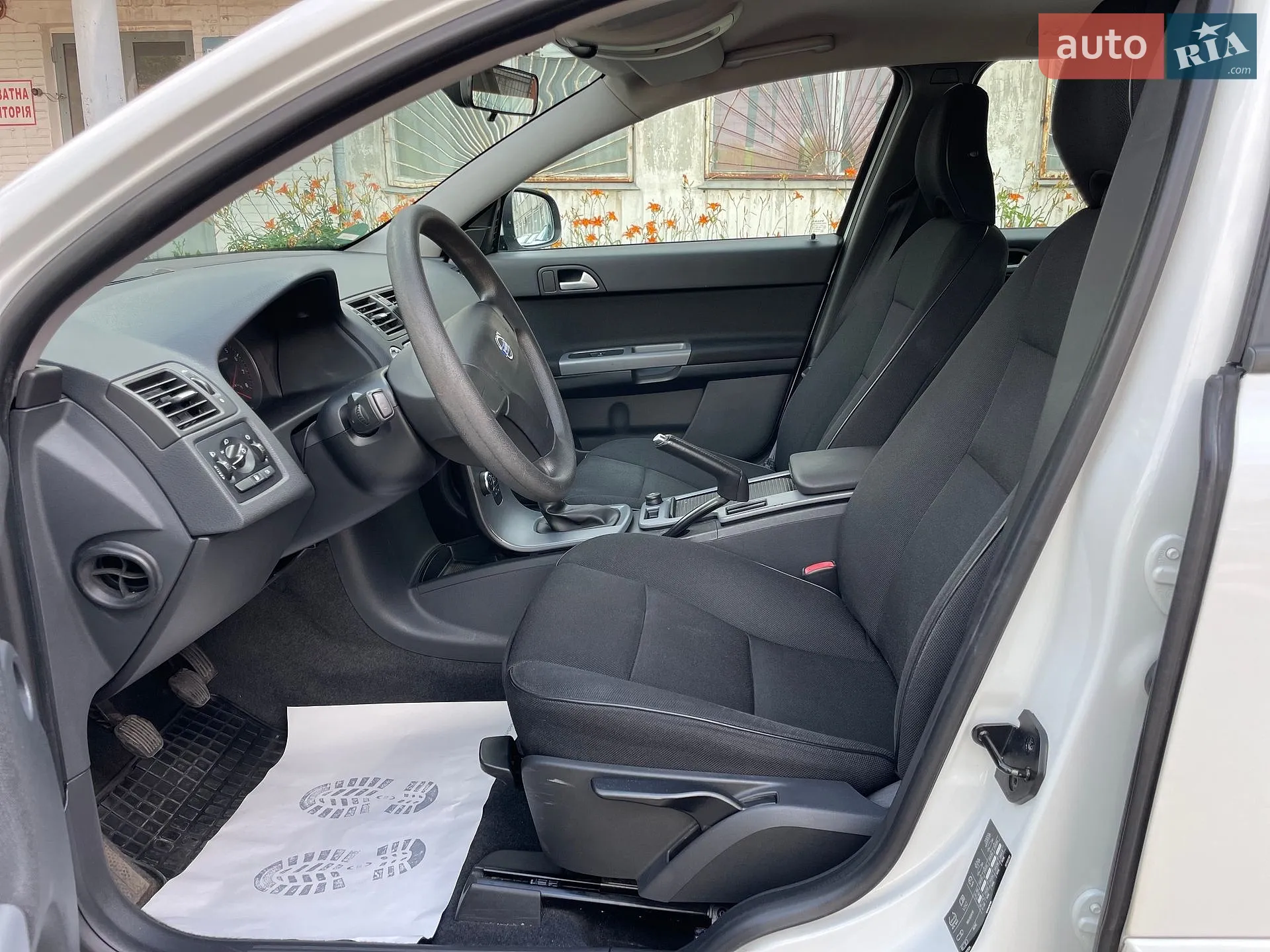 2010 Volvo V50 - мініатюра 12