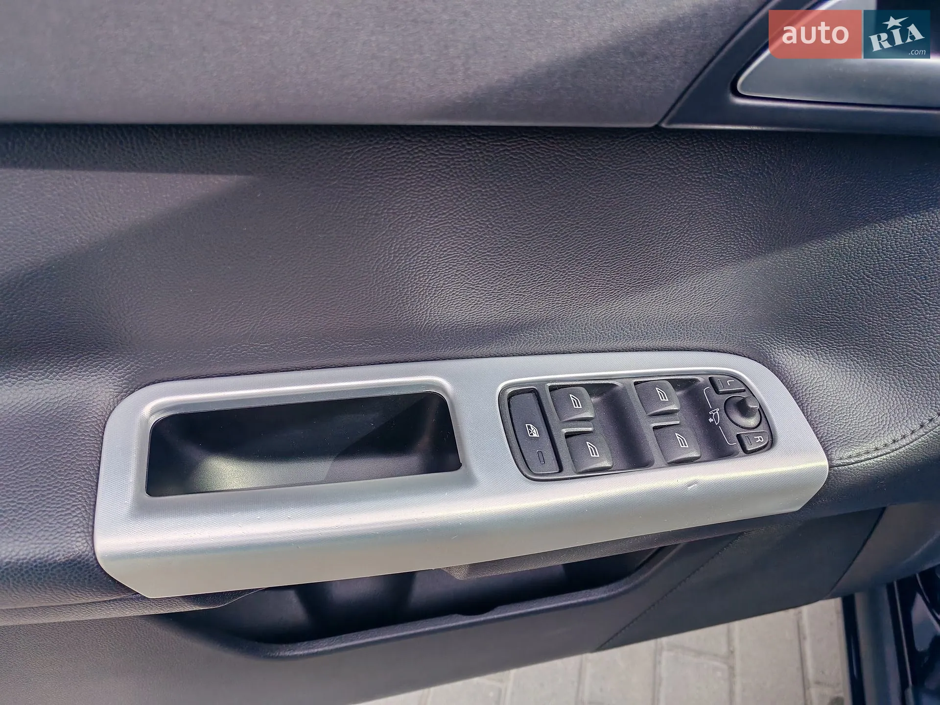 2011 Volvo V50 - мініатюра 12