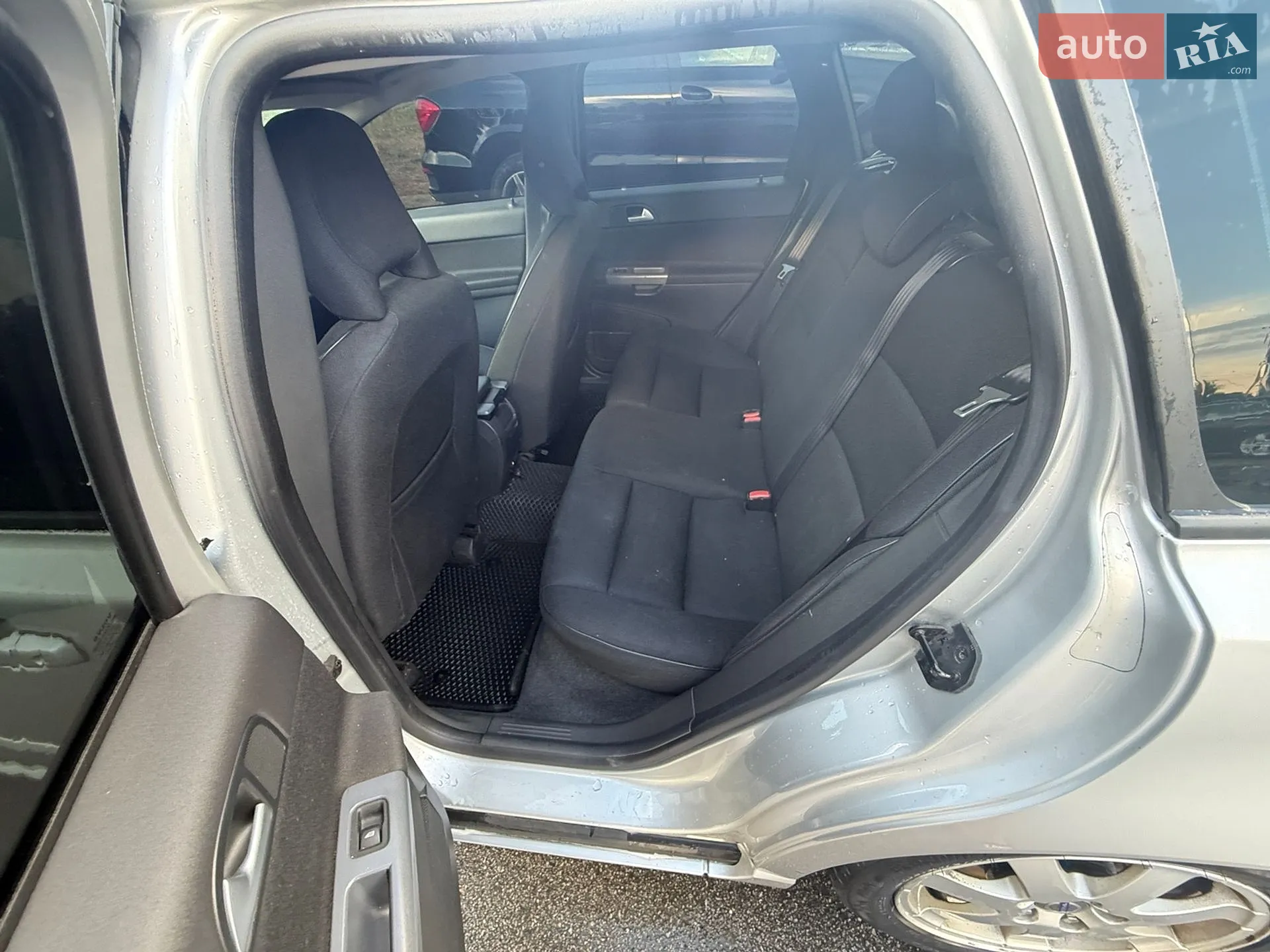 2011 Volvo V50 - мініатюра 10