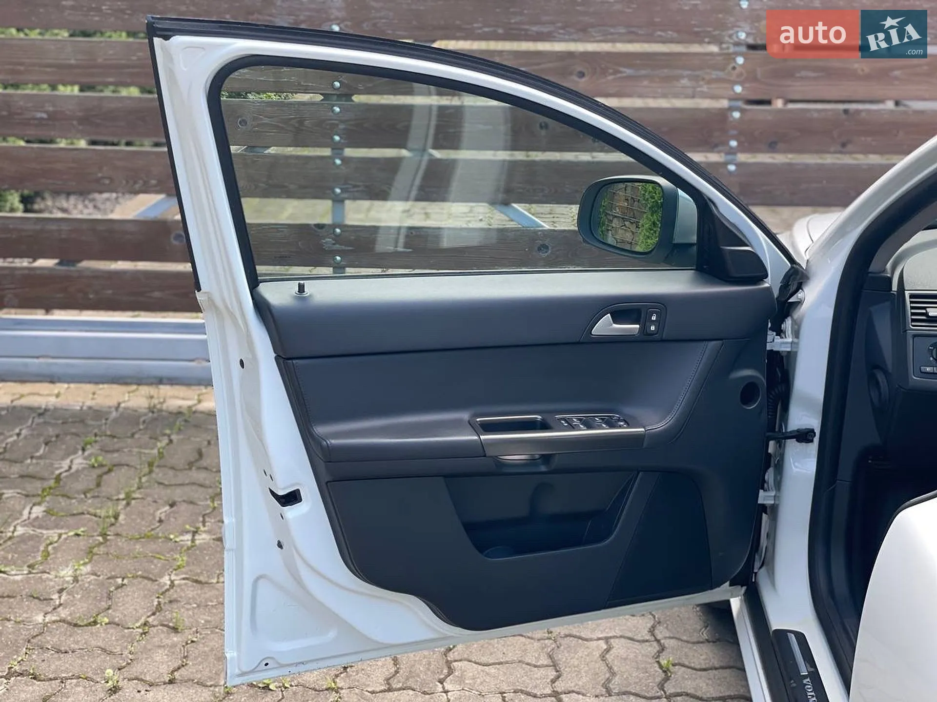 2011 Volvo V50 - мініатюра 100