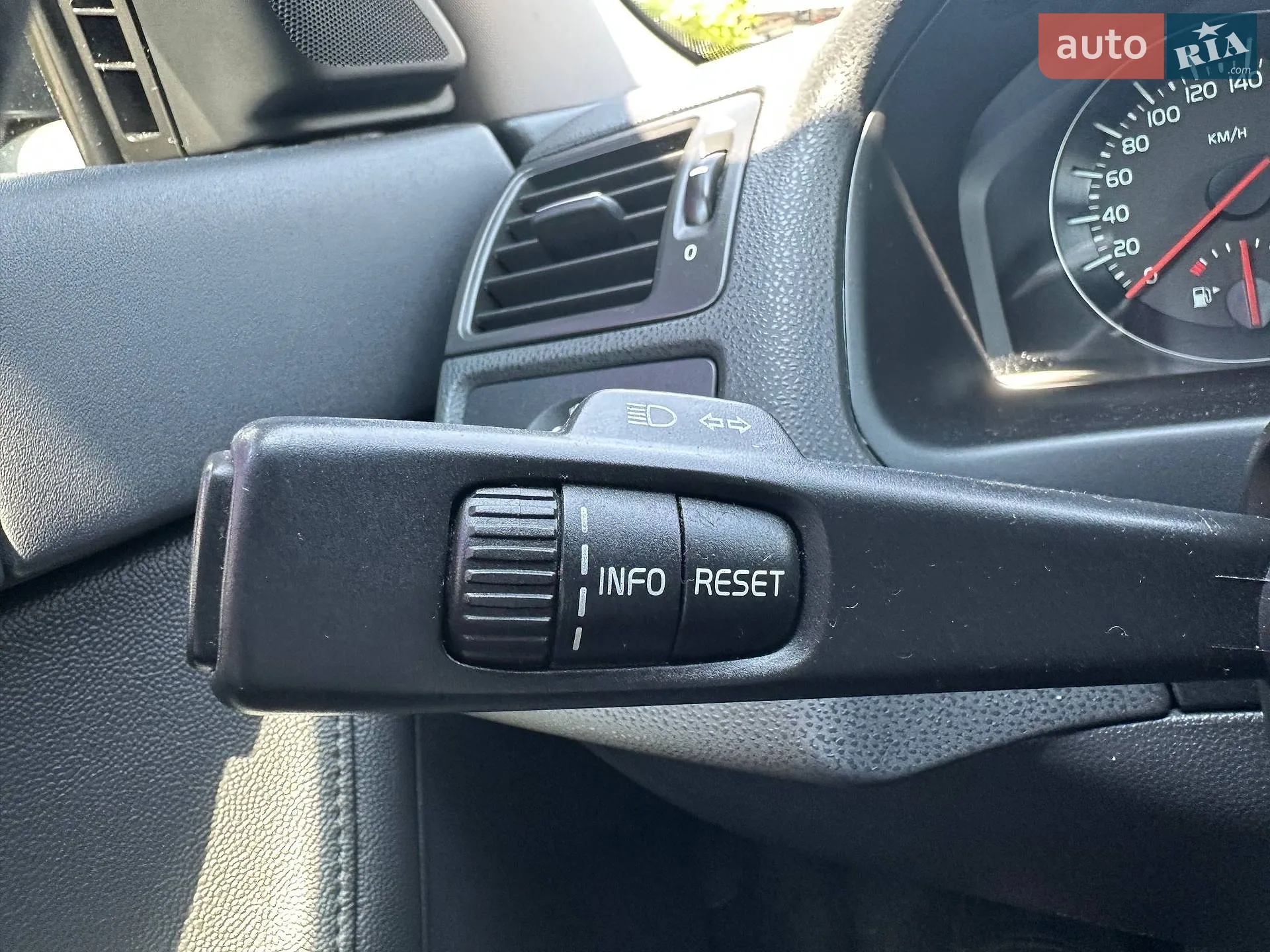 2010 Volvo V50 - мініатюра 21