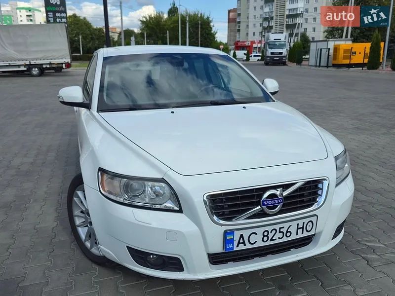 Volvo V50