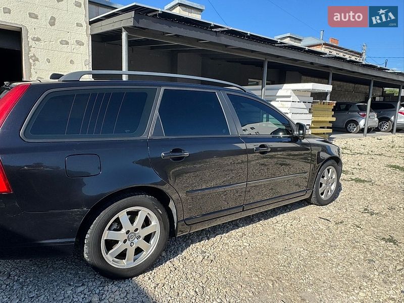 Универсал Volvo V50 2010 в Кременце