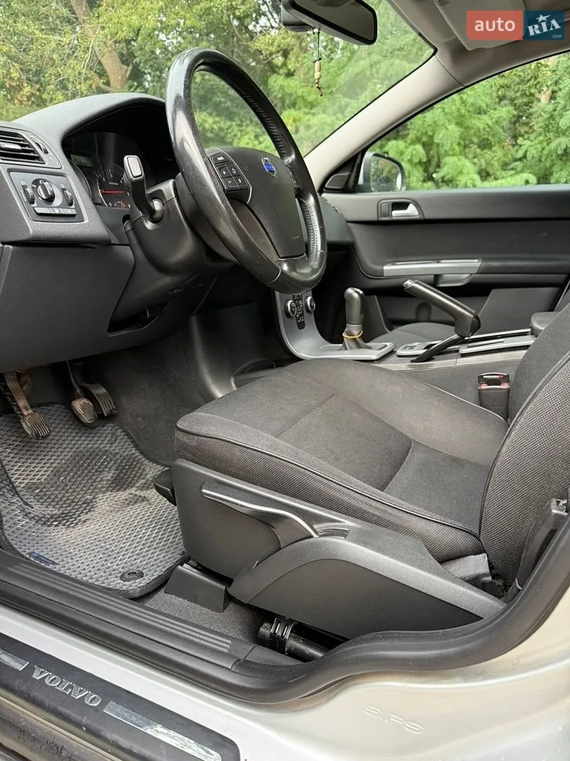 2010 Volvo V50 - мініатюра 8