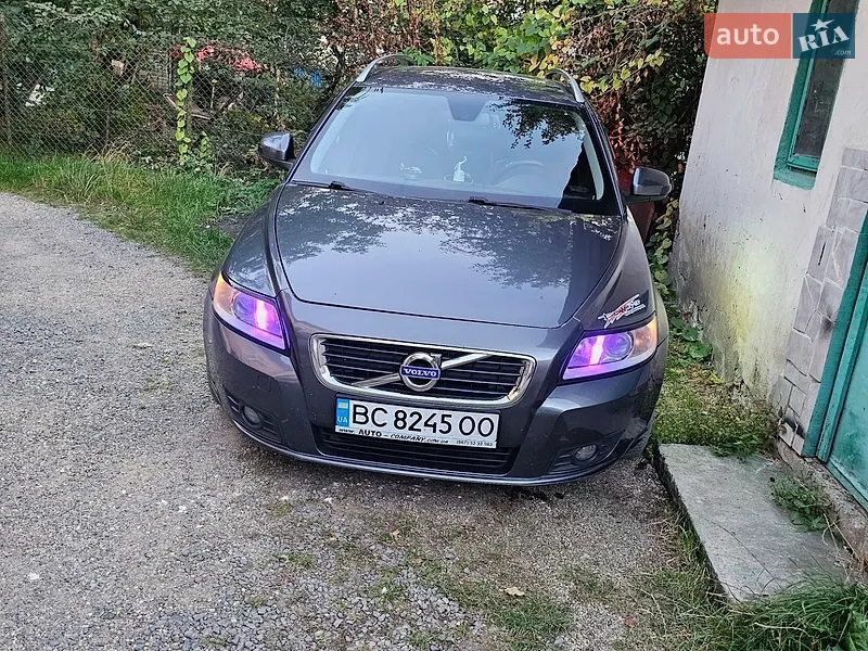 Volvo V50 2011