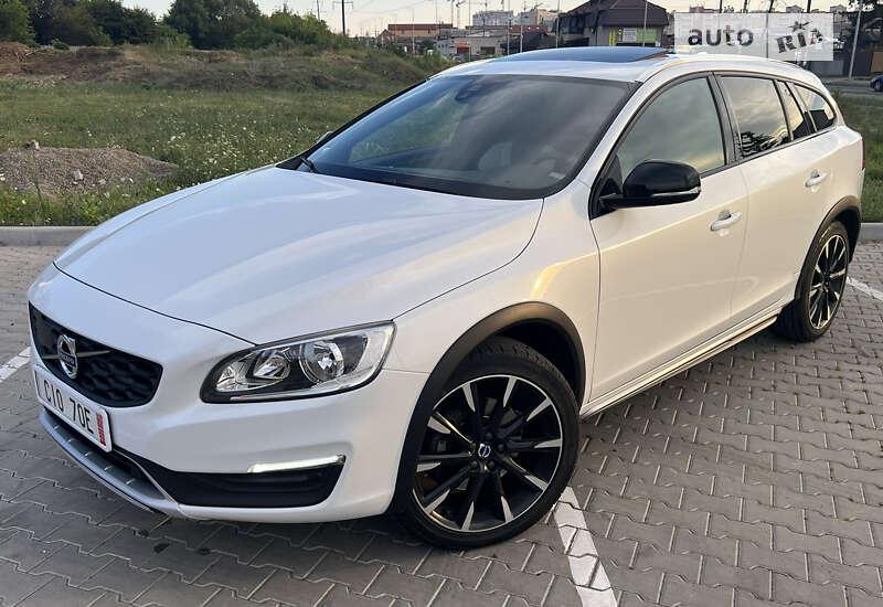 Volvo V60 Cross Country 2016